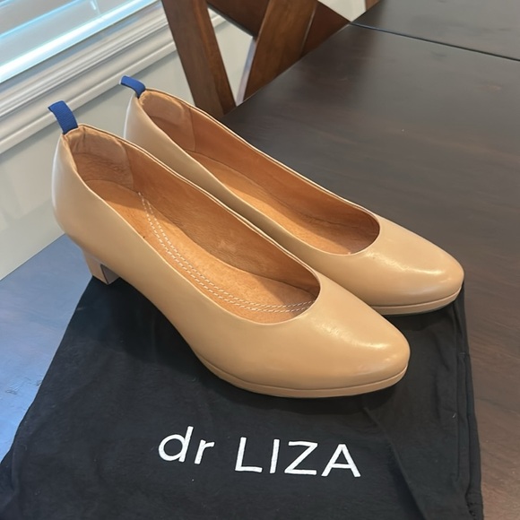 Dr LIZA Sneaker Pump Golden Sand Leather Closed Toe Heels Size 7.5 Wide - Picture 14 of 15